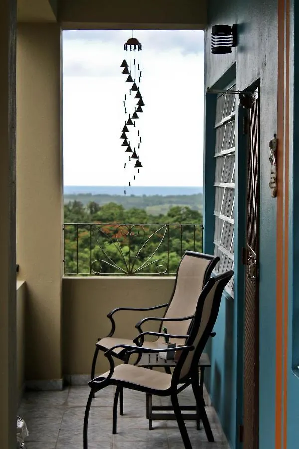 Kassa Wista Azzul: Dual-Level Apartment with Optional Pool Access Hormigueros