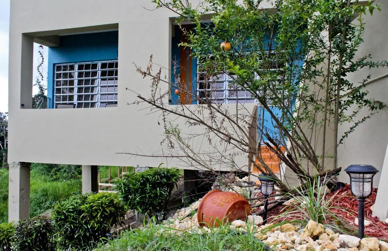 Kassa Wista Azzul: Dual-Level Apartment with Optional Pool Access Hormigueros Holiday home