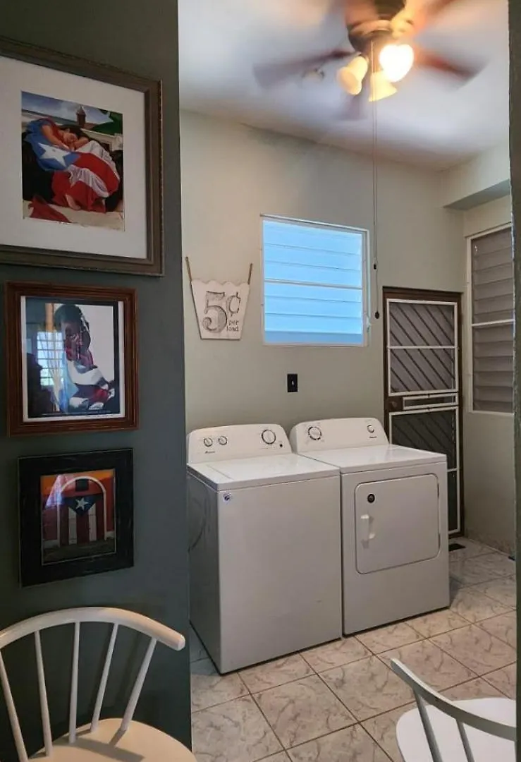 Kassa Wista Azzul: Dual-Level Apartment with Optional Pool Access Hormigueros