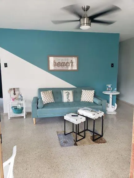 Kassa Wista Azzul: Dual-Level Apartment with Optional Pool Access Hormigueros Holiday home