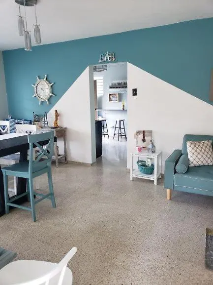 Holiday home Kassa Wista Azzul: Dual-Level Apartment with Optional Pool Access Hormigueros