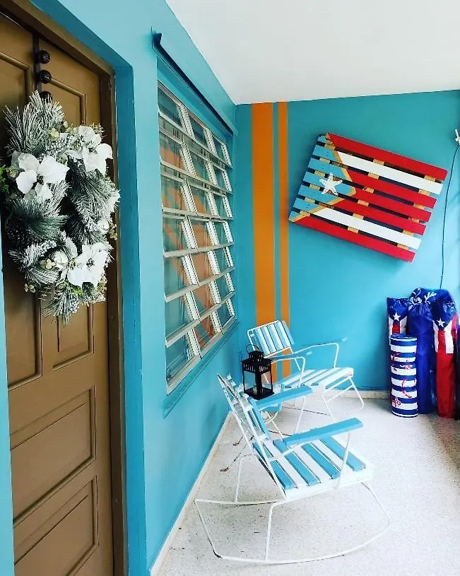 Kassa Wista Azzul: Dual-Level Apartment with Optional Pool Access Hormigueros